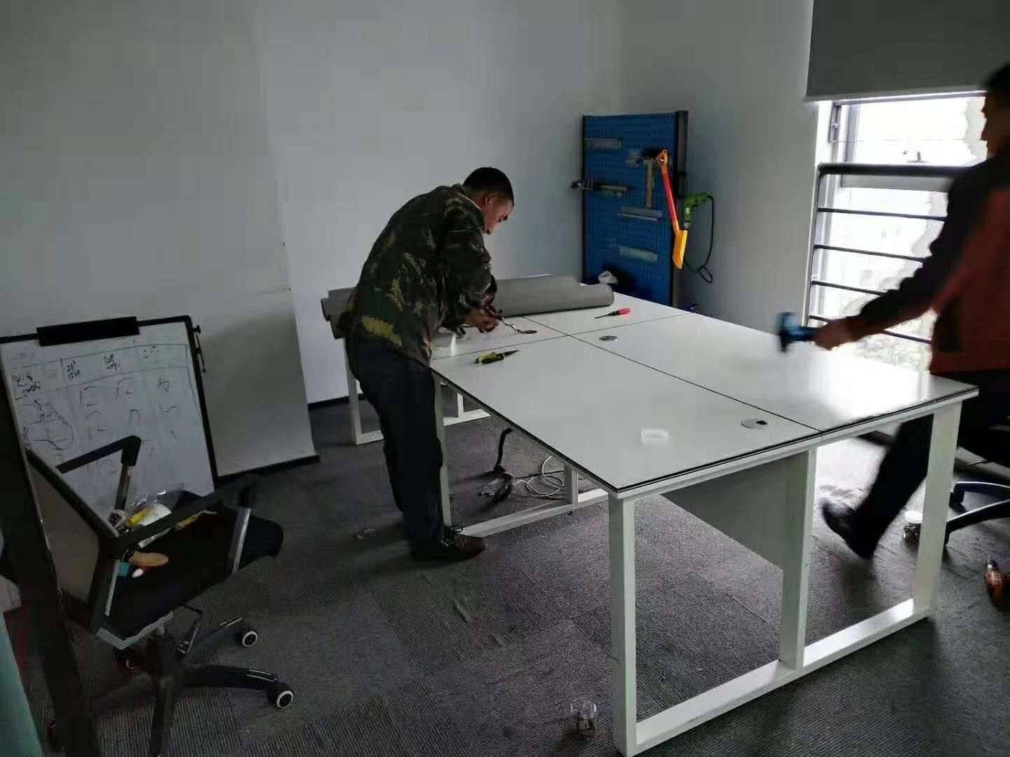 辦公桌拆裝